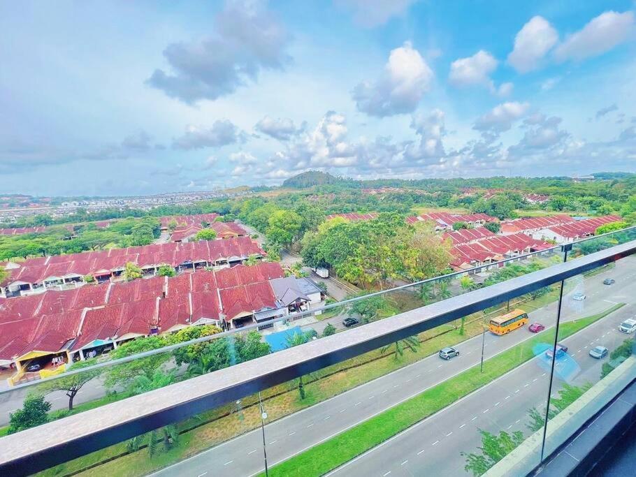 Apartemen Mount Austin Cube8teen *